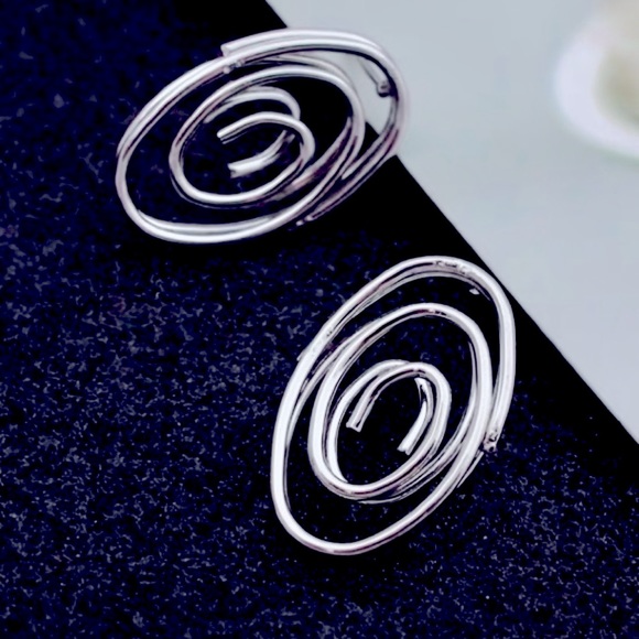 ❣️$25/3❣️ Sterling Silver Plated Finger Print Stud Earrings - Picture 3 of 7